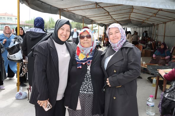 İscehisar'da El Emeği Göz Nuru Kermesi Coştu!
