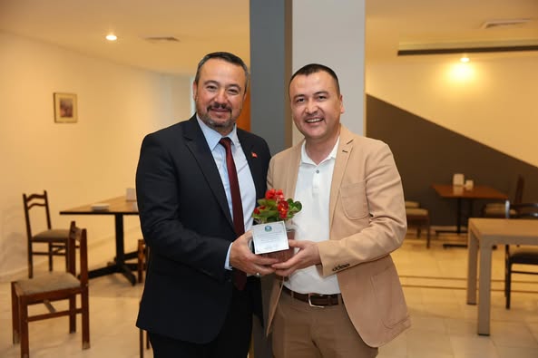 Sandıklı'da Hemşirelere Özel Kutlama: Sağlık Çalışanlarının Fedakarlığı Onurlandırıldı
