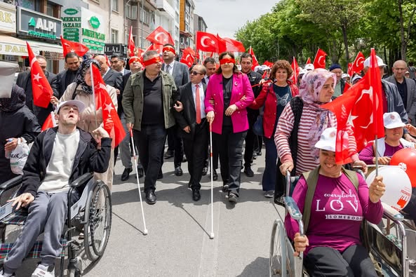 Afyonkarahisar'da Engelliler Haftası Farkındalık Yürüyüşü: 
