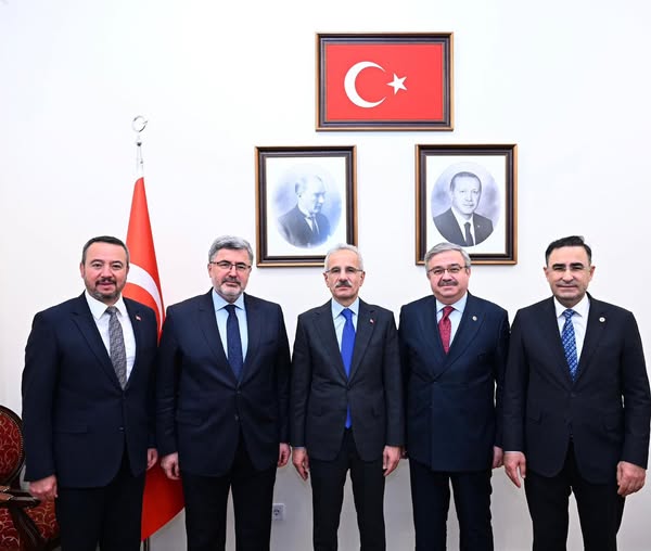 Sandıklı'dan Ulaştırma Bakanı'na Kritik Ulaşım Talepleri