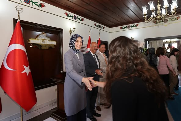 Afyonkarahisar Valisi Yiğitbaşı, Bayram Sonrası İlk Mesaide Personeliyle Buluştu