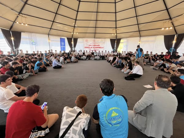 Yurdunuseven, Sultandağı'nda Gençlerle Buluştu
